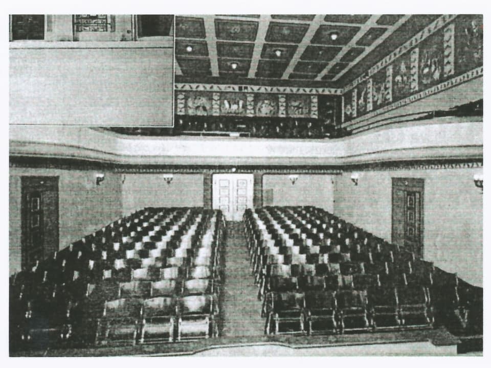 Altes Schwarzweissbild vom Kinosaal im Jahr 1921