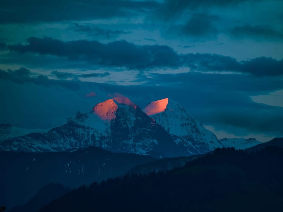 Eiger und Jungfrau im Morgenrot