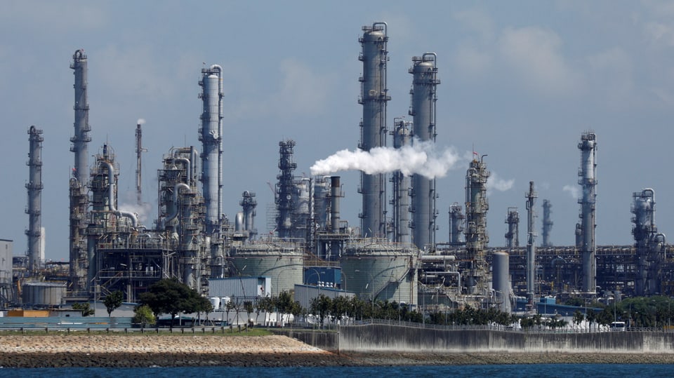 Pulau Bukom des Konzerns Shell in Singapur ist eine der grössten Ölraffinerien der Welt. (Aufnahme vom 23.8.2023)