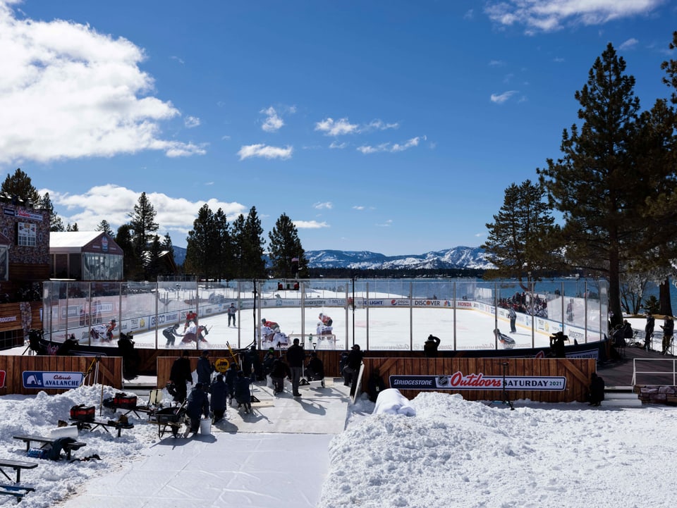 Die NHL-Partie am Lake Tahoe sorgte für ungewohnte Bilder.