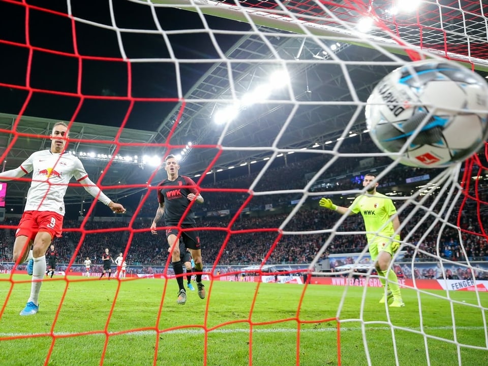 RB Leipzig hat beim 3:1-Sieg gegen Augsburg in der Bundesliga zum 8. Mal in Serie 3 oder mehr Tore geschossen. Das ist Rekord – und sicher mit ein Grund für den Herbstmeister-Titel der «Bullen».