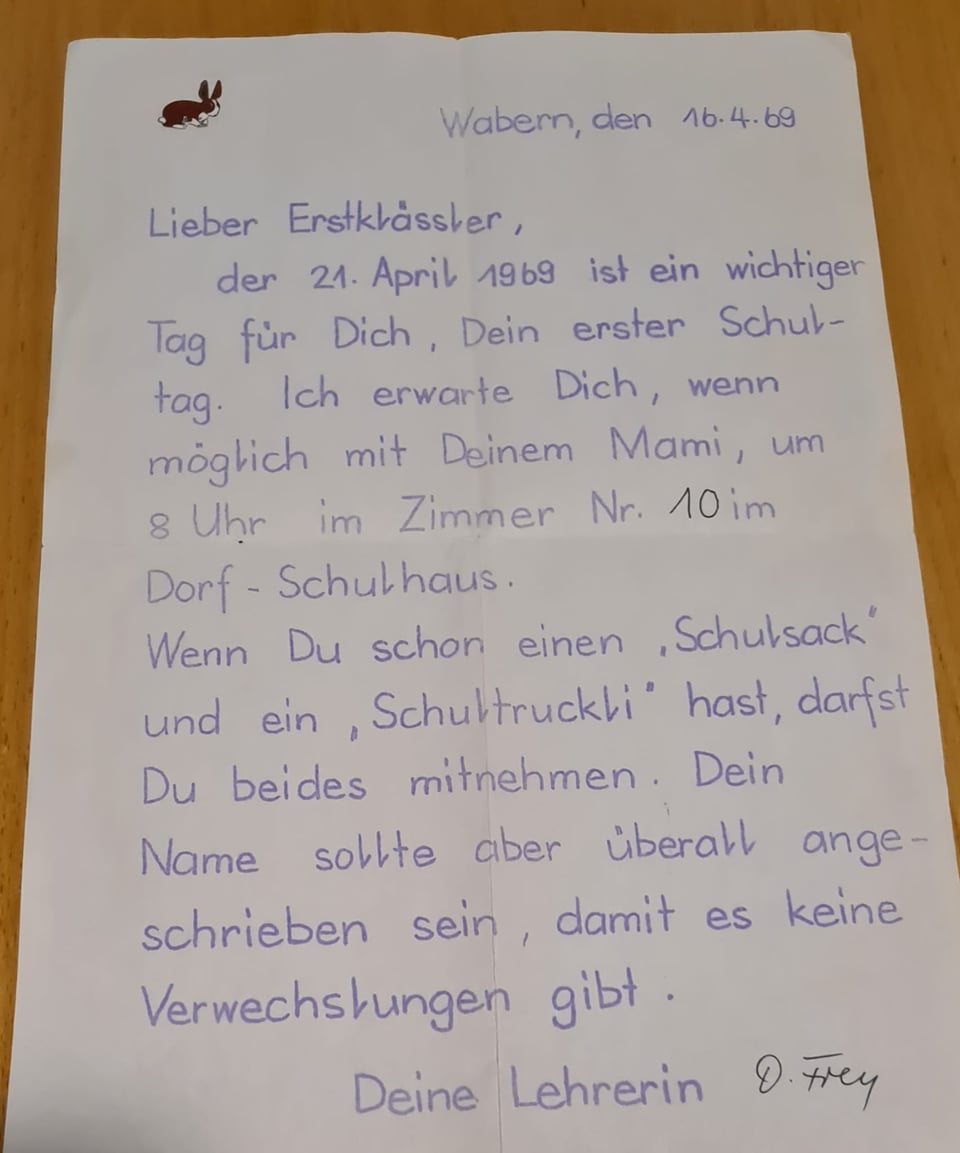 Eine Brief, in dem die Lehrerin schildert, was die Schüler am ersten Schultag mitnehmen sollen.