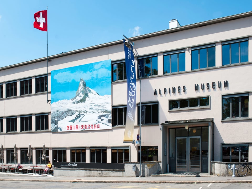 Das Alpine Museum von aussen.
