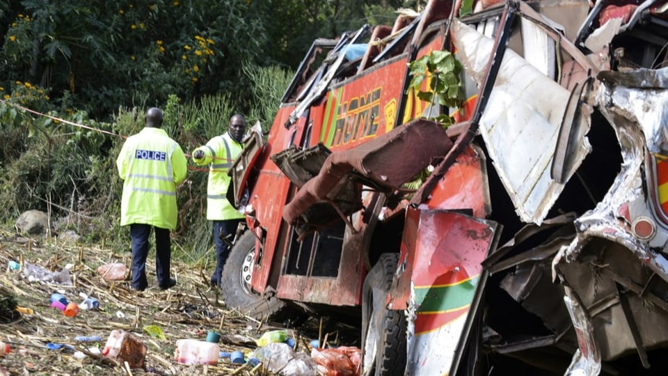 Wrack eines verunfallten Buses nahe Nairobi (2018).