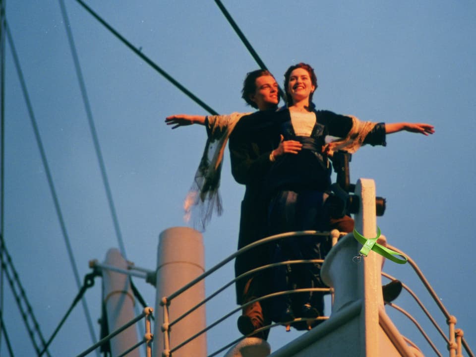 Filmszene aus Titanic mit Schlüsselanhänger von SRF Virus
