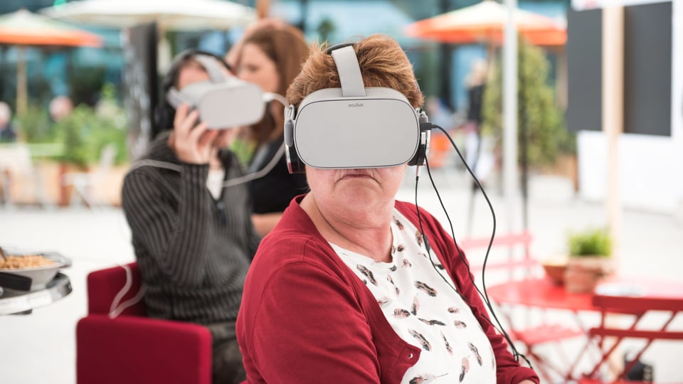 Unzählige Besucher reisen virtuell in die Universen der «Sternstunde Kunst».