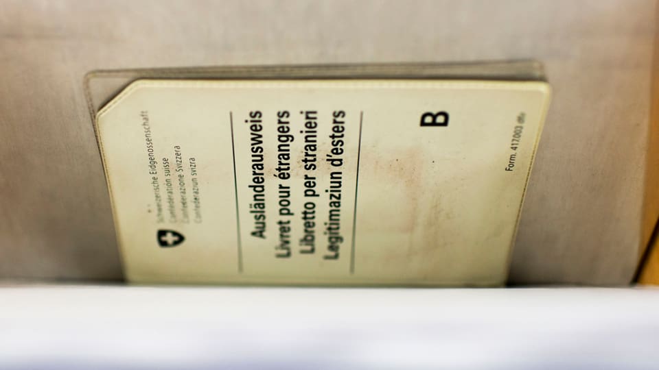 Schweiz Ausl nderausweis Im Kreditkartenformat News SRF schweiz-ausl-nderausweis-im-kreditkartenformat-news-srf