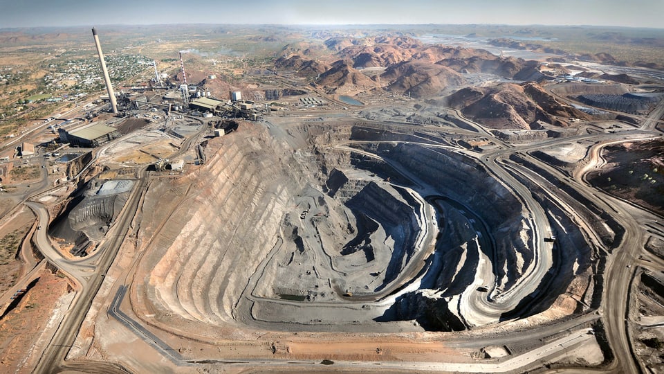 Bergbaumine in Australien. Tiefer Krater.