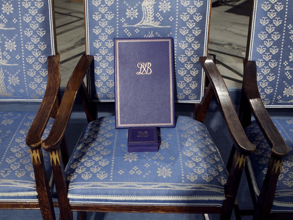 Leerer Stuhl mit der Verleihungsurkunde für Liu Xiaobo .