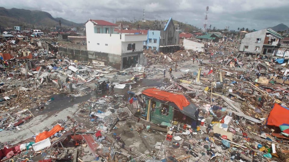 Zerstörte Ortschaft nach einem Typhoon.