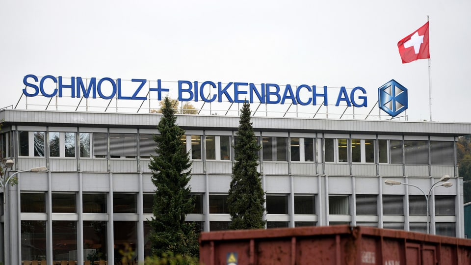 Firmengebäude mit dem Firmenlogo Schmolz + Bickenbach.