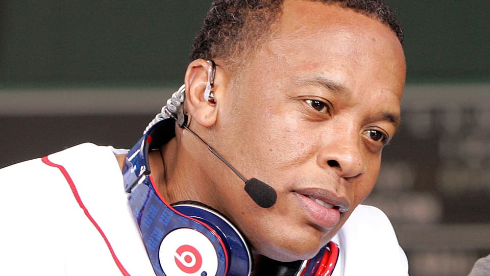 Dr. Dre mit Kopfhörer