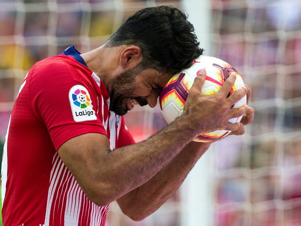 Diego Costa ärgert sich über eine verpasste Chance