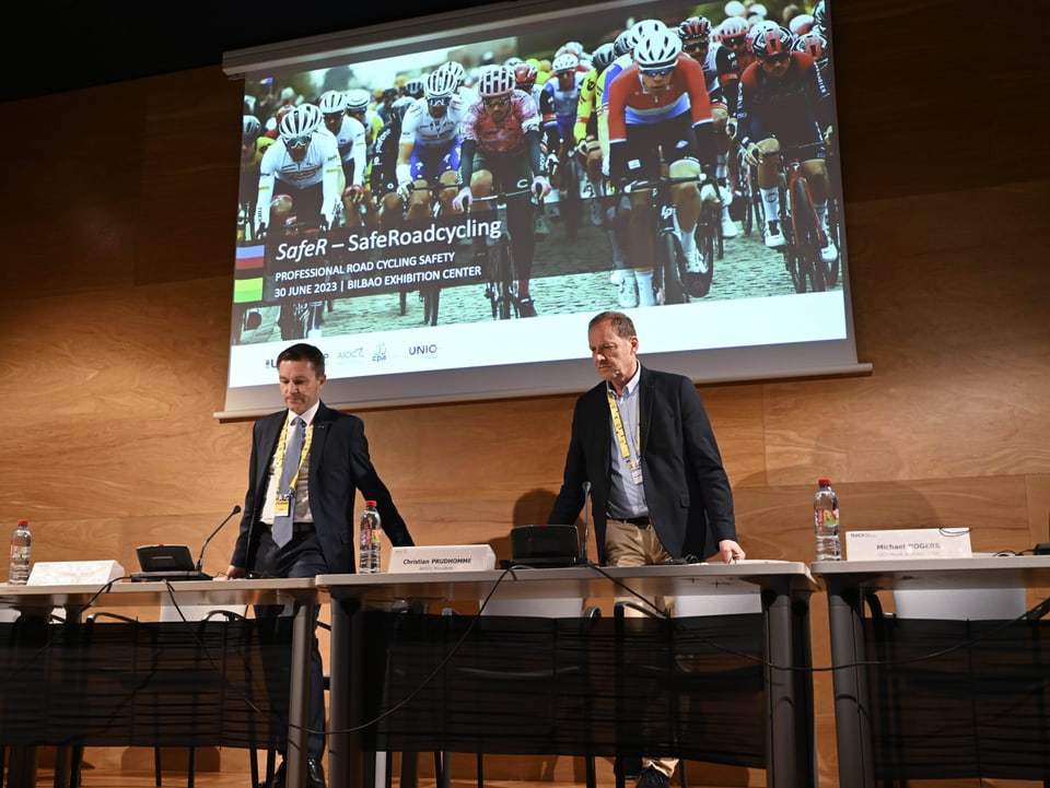 Tour-de-France-Präsident Christian  Prudhomme und UCI-Präsident David Lappartien an einer Medienkonferenz