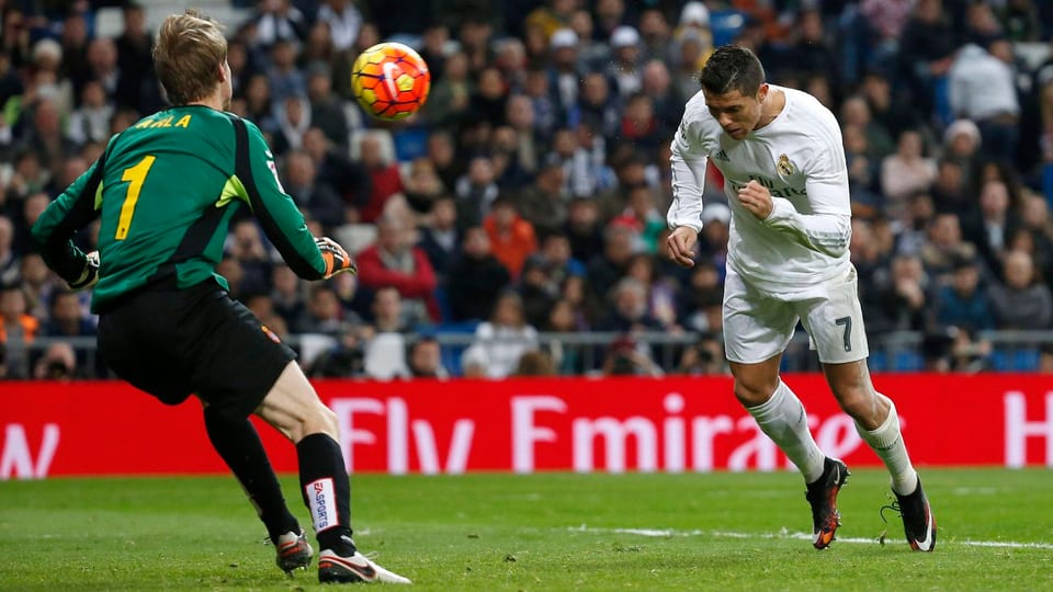 Cristiano Ronaldo erzielt per Kopf ein Tor gegen Espanyol Barcelona.