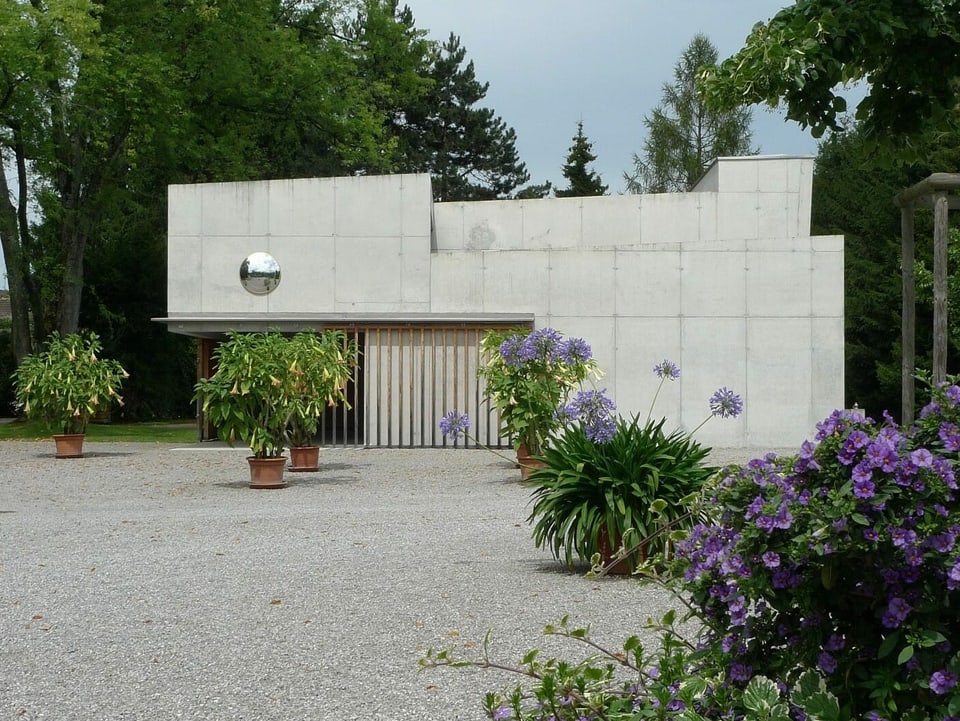 Die Abdankungshalle auf dem Friedhof Bümpliz. 