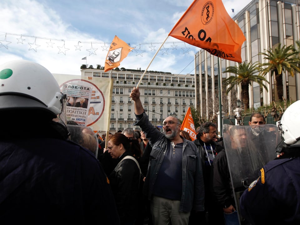 Demonstranten gehen in Griechenland auf die Strasse.