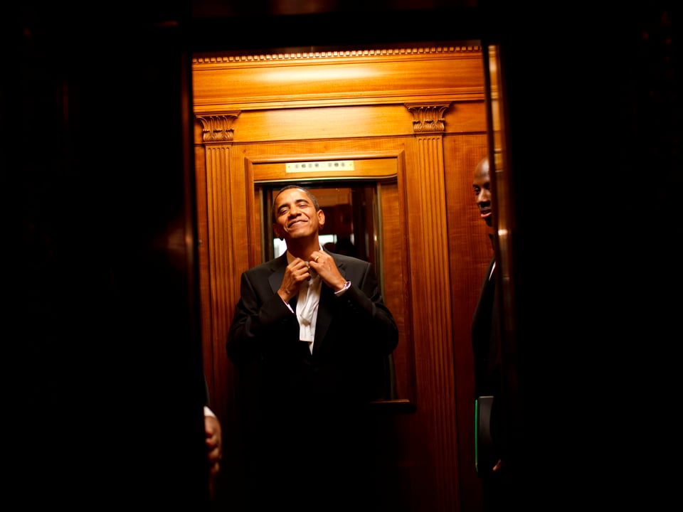 Obama in einem Lift