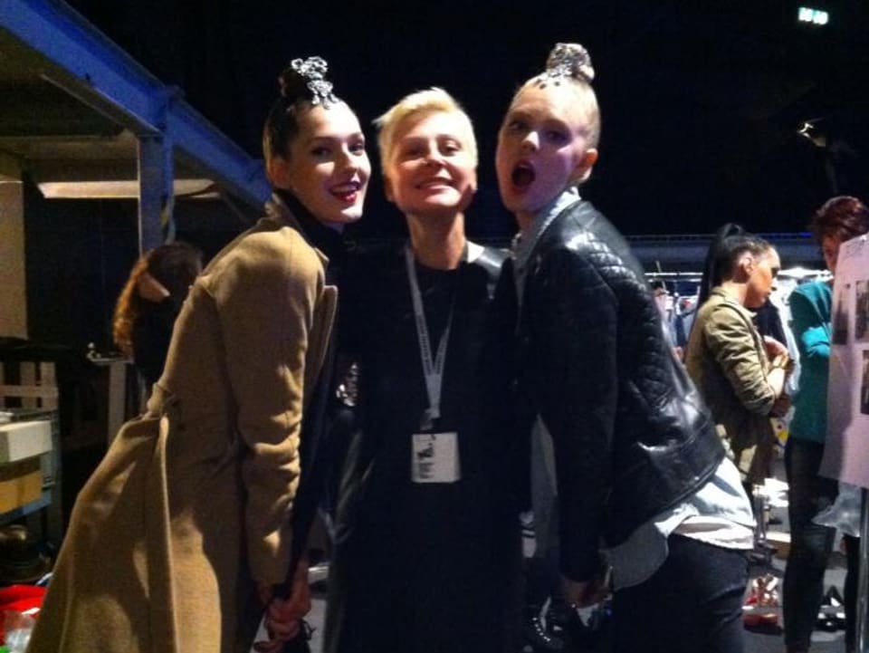 Anastasia Rieder mit zwei Models.