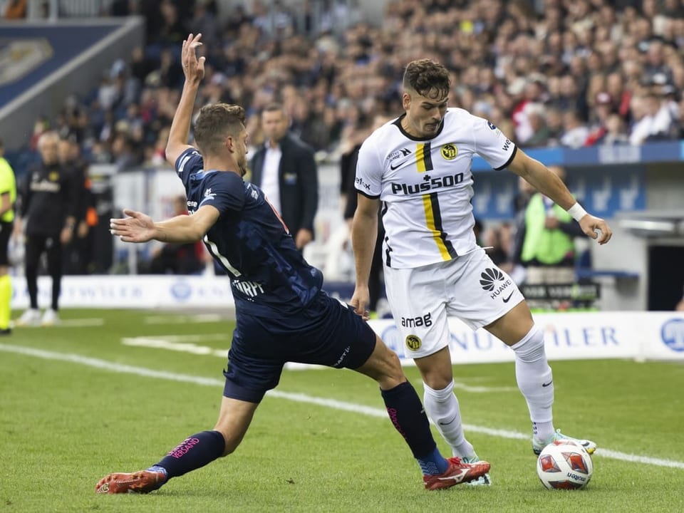 Letzte Saison noch Teamkollegen, nun Kontrahenten YB's Filip Ugrinic gegen Luzerns Pascal Schürpf.