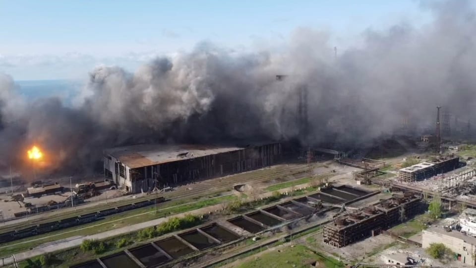 Feuer im Stahlwerk Asowstal