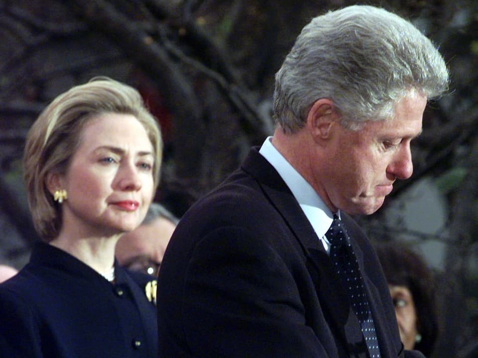 Blll Clinton mit Hillary Clinton 1998