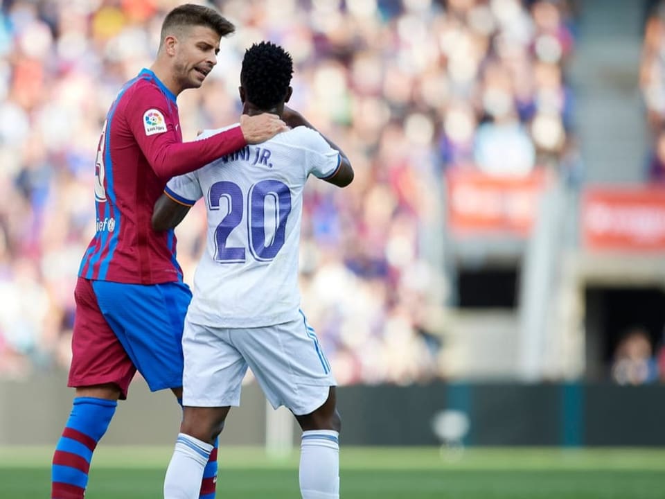 Gerard Piqué und Vinicius Junior.