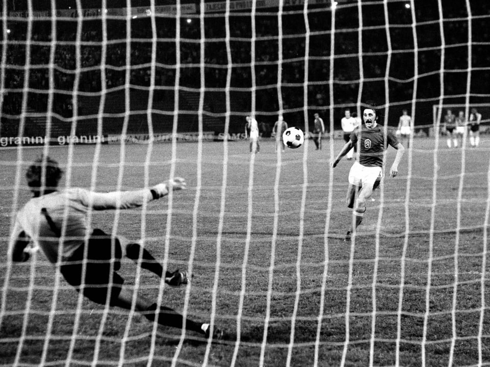 Antonin Panenka bei seinem Penalty 1976.