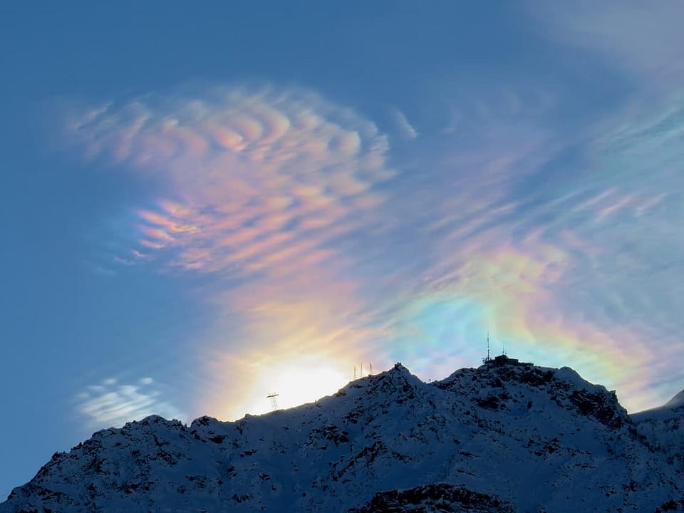 Silvaplana/GR Wolken in Regenbogenfarben