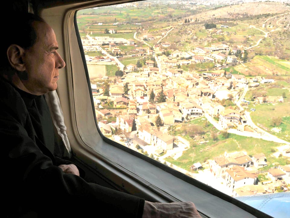 Berlusconi im Flugzeug
