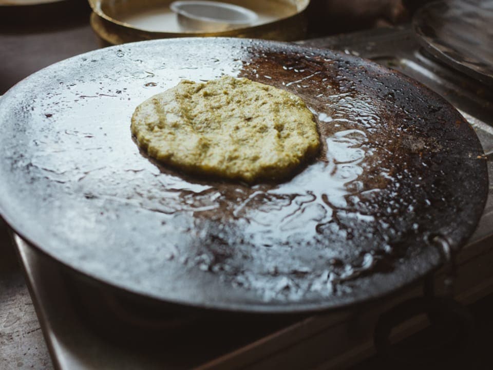 «Chatamaari» ist ein Reis-Omelette, welches mit Gemüse und Ei als Füllung angereichert wird.