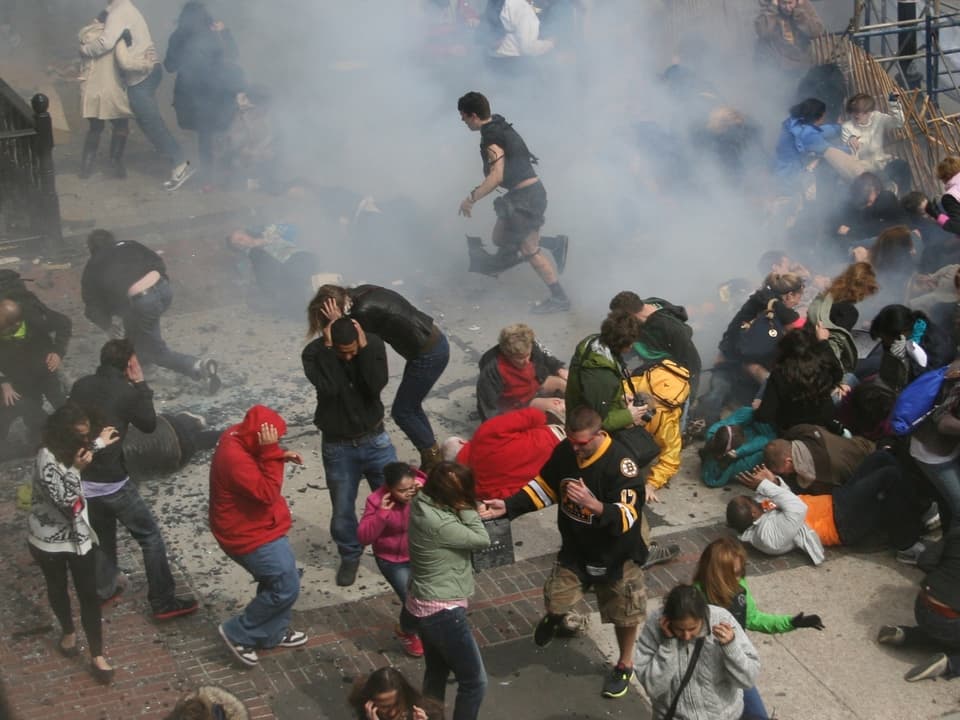 Chaos pur nach den Bombenanschlägen in Boston.