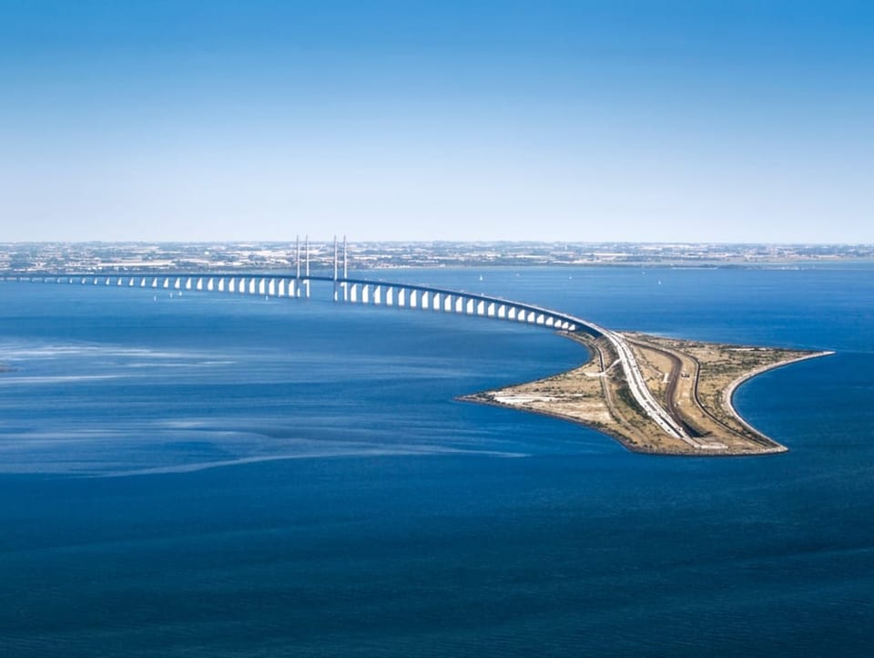 Luftaufnahme von der Öresundbrücke.