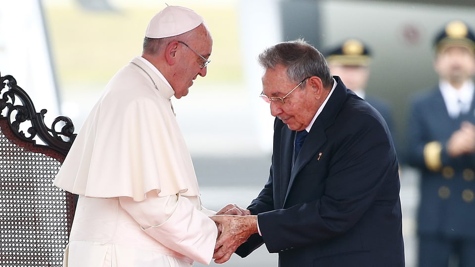 Raul Castro empfängt den Papst