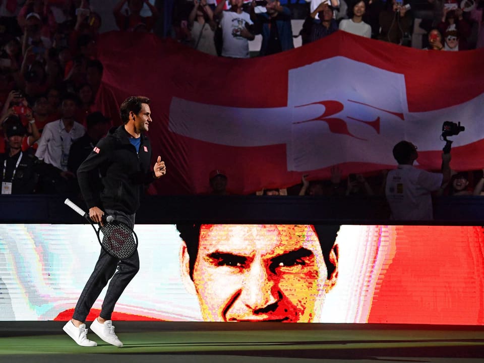 Roger Federer wird in Schanghai empfangen.