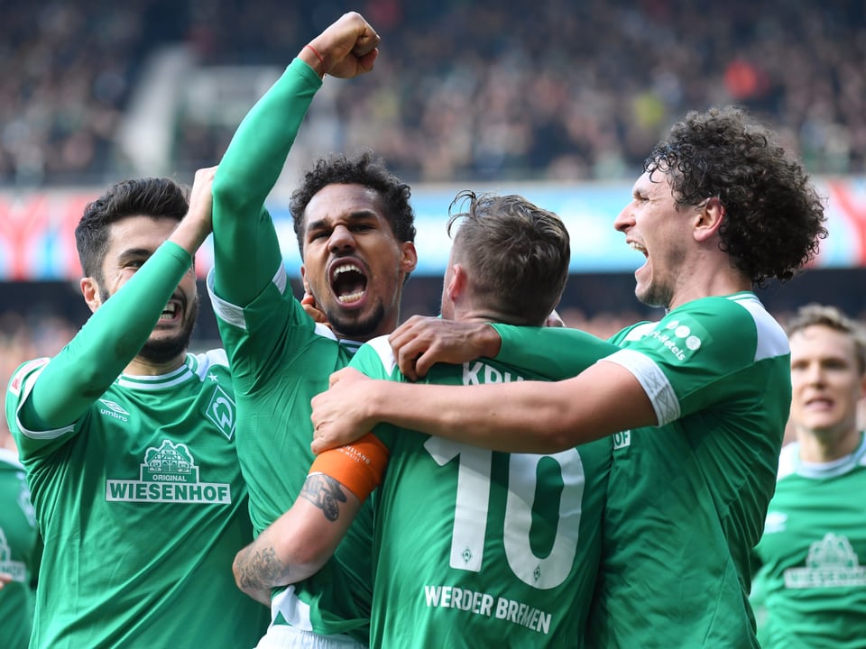 Werder-Spieler jubeln