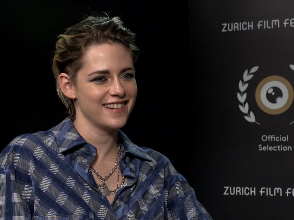 Kristen Stewart spricht im Interview mit Nik Hartmann über ihre neuste Rolle im Film «Seberg». Das ganze Video gibts auf www.srf3.ch 