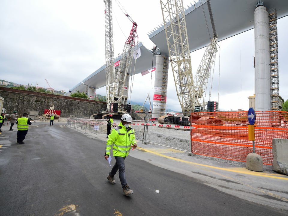 Neues Viadukt bei Genua kurz vor der Fertigstellung.