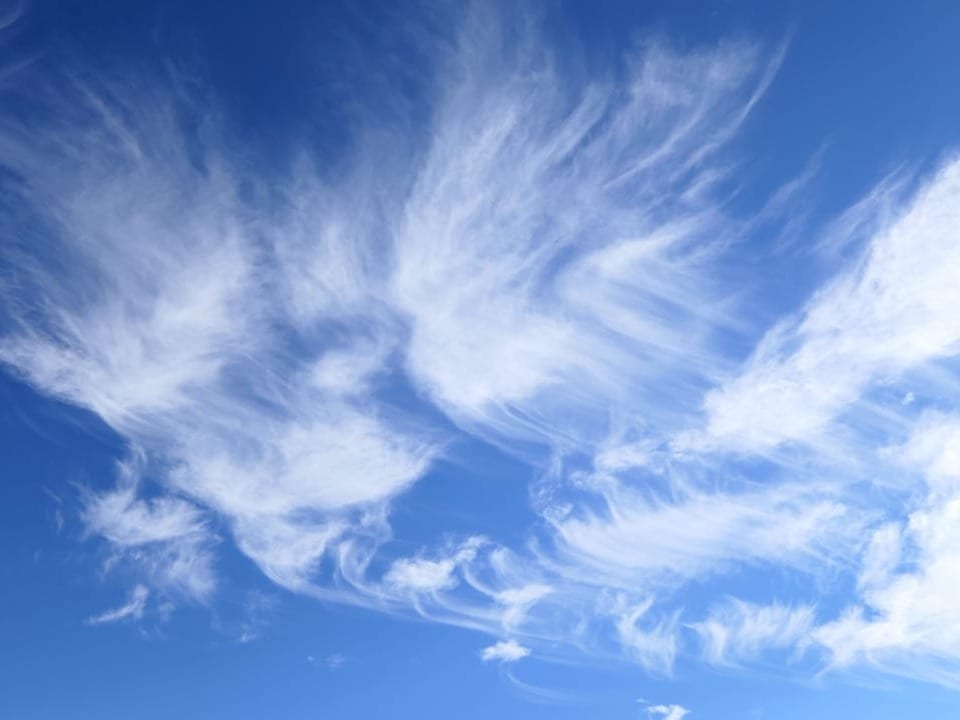 Cirrus uncinus ist eine Unterart der Cirrus-Wolke.