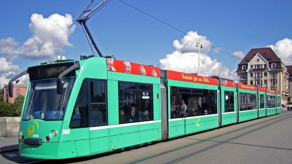 Tram auf der Mittleren Brücke