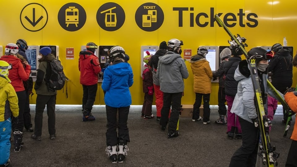 Ticket-Automaten im Bahnhof Andermatt