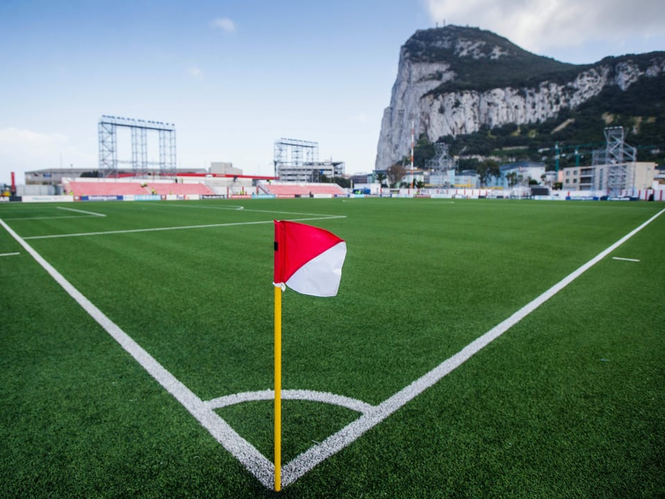 Das Victoria-Stadion in Gibraltar, die Heimstätte der Red Imps.