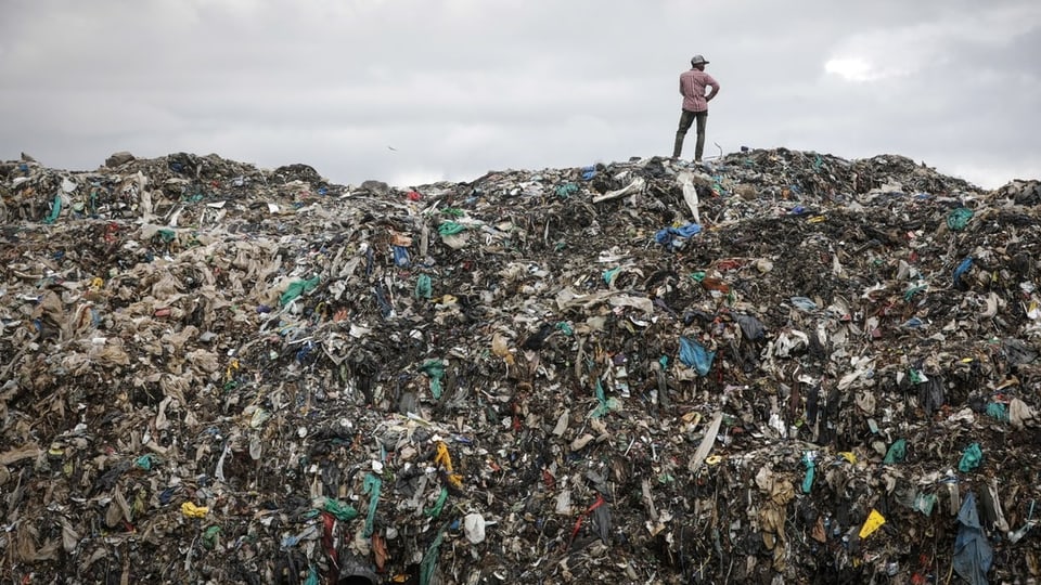 Altkleider für Afrika: Landen sie auf dem Müll?
