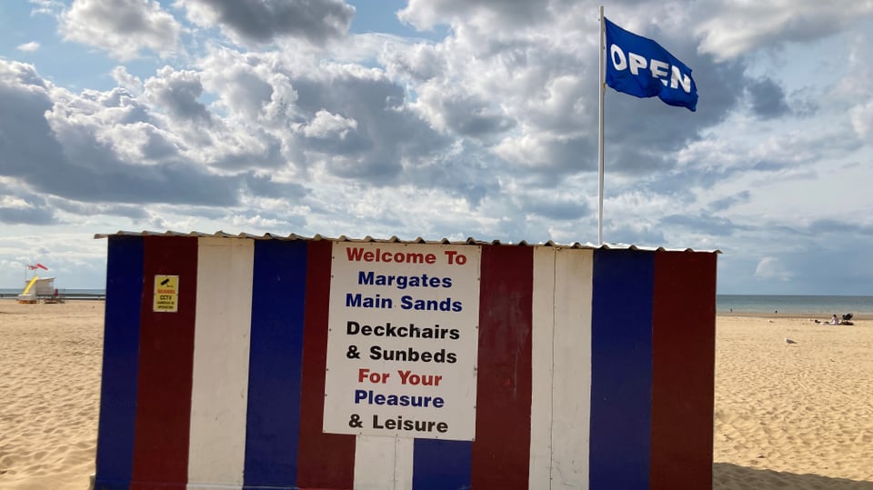 Beach welcome poster.