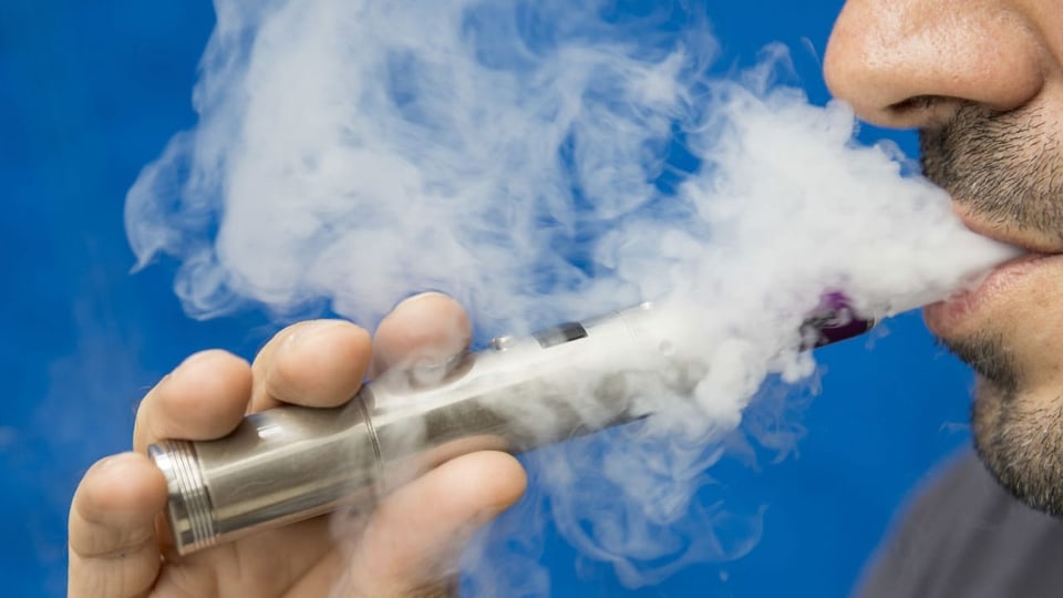 Verdampfen statt Rauchen: Wie schädlich sind E-Zigaretten?