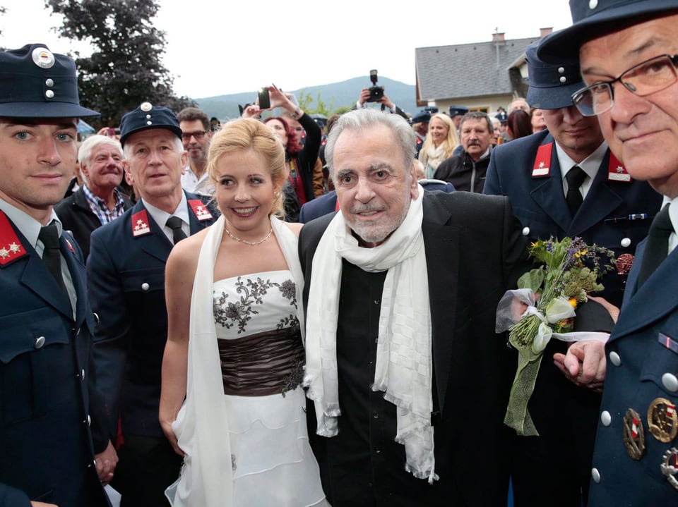 Der Schauspieler und Regisseur Maximilian Schell mit seiner Frau Iva Mihanovic im August 2013 in Preitenegg.