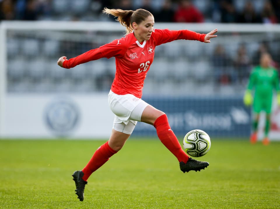 Sandrine Mauron, Mittelfeld Sandrine Mauron.