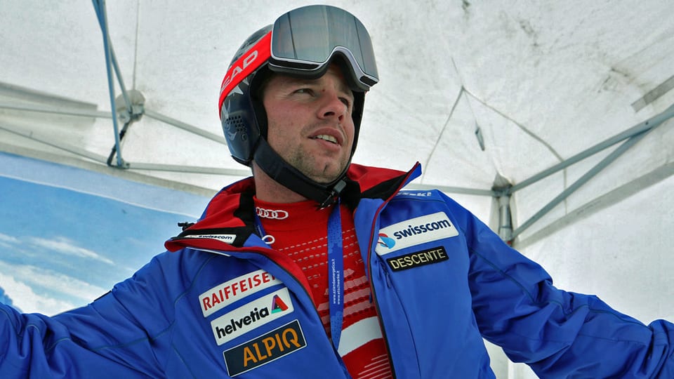 Beat Feuz im Swiss-Ski-Dress vor der Abfahrt in Gröden.