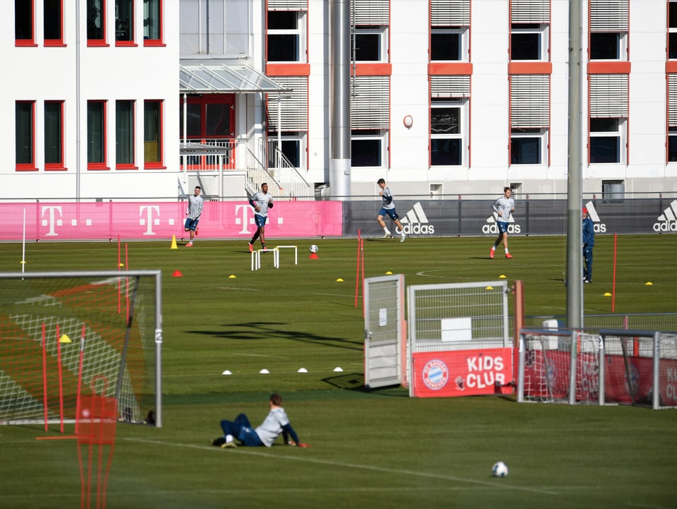 Die Bayern-Profis trainieren wieder