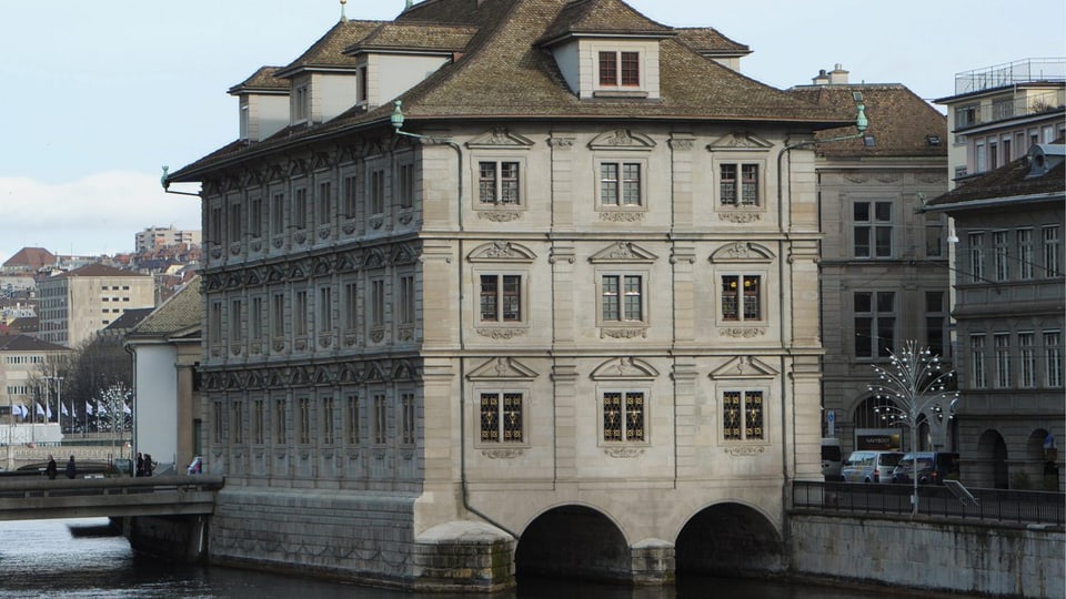 Das Rathaus in der Stadt Zürich. 